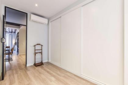 Apartment next to Gran Vía- Madrid Center - image 24
