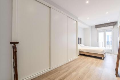 Apartment next to Gran Vía- Madrid Center - image 25