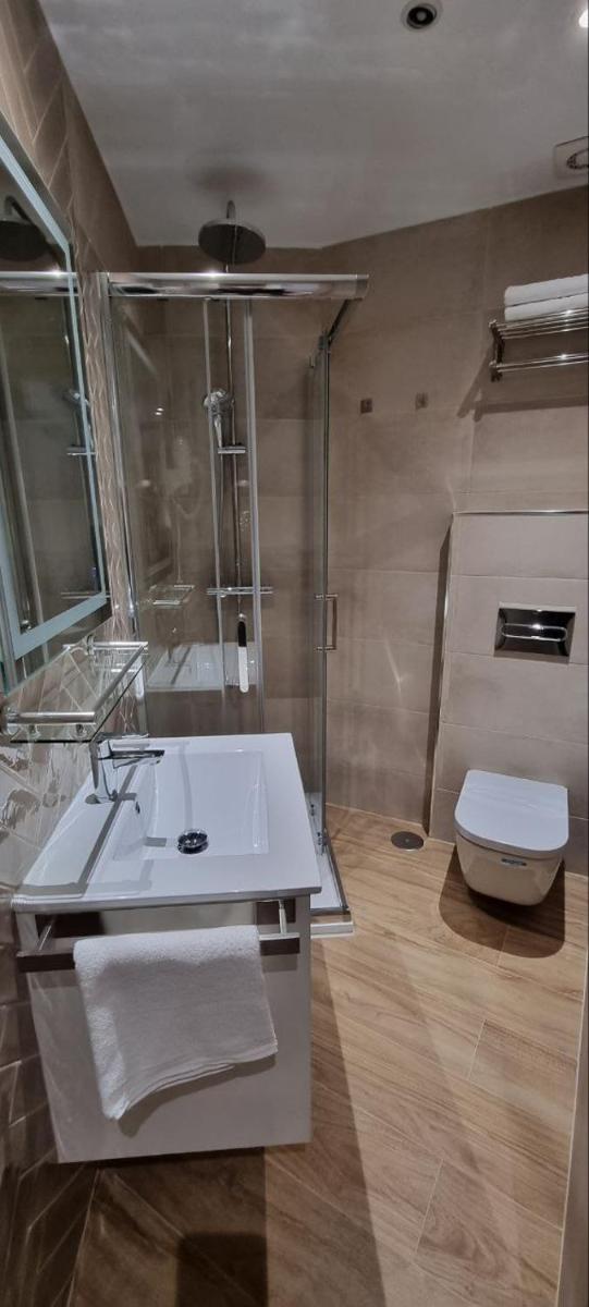 CH La Petite Maison - Boutique - Madrid - image 5
