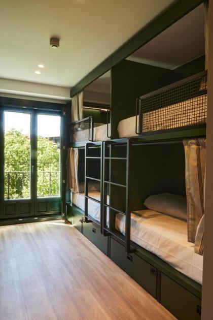 LATROUPE Prado Hostel - image 10