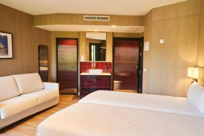 LATROUPE Prado Hostel - image 14