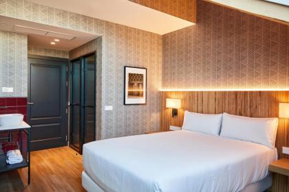 LATROUPE Prado Hostel - image 17