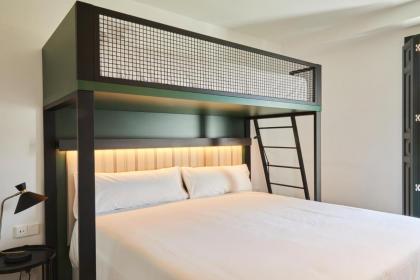 LATROUPE Prado Hostel - image 3