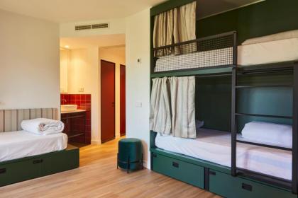 LATROUPE Prado Hostel - image 4
