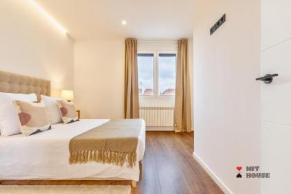 MIT House Luces en Madrid - image 29