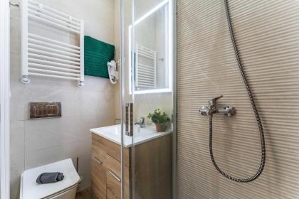 La Latina Deluxe Apartment - image 13