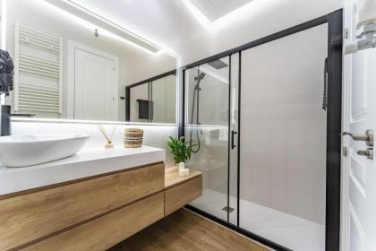 La Latina Deluxe Apartment - image 18