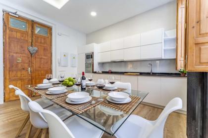 La Latina Deluxe Apartment - image 21
