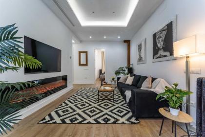 La Latina Deluxe Apartment - image 24