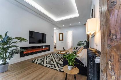 La Latina Deluxe Apartment - image 25