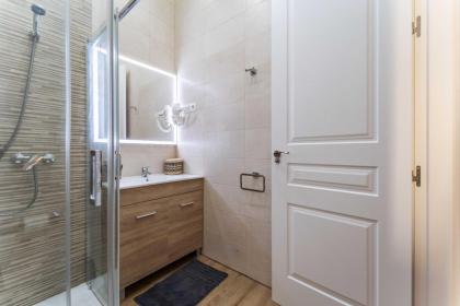 La Latina Deluxe Apartment - image 27