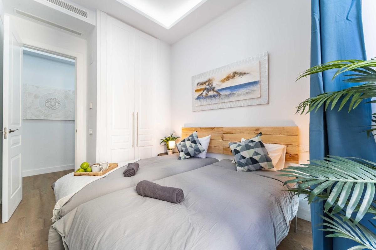 La Latina Deluxe Apartment - image 5