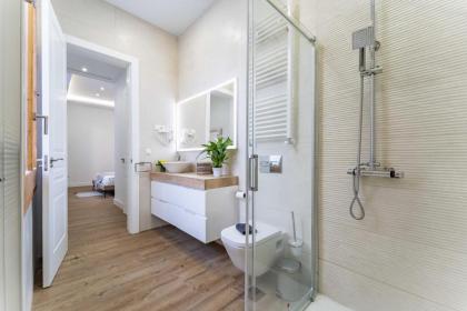 La Latina Deluxe Apartment - image 7