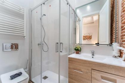 La Latina Deluxe Apartment - image 9