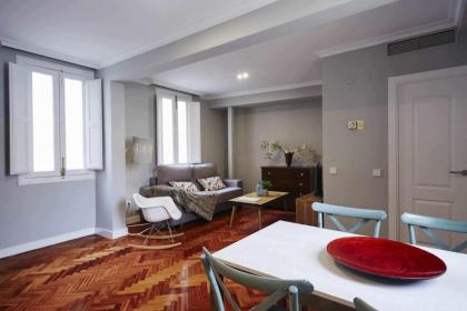 Apartamento V AlcaláRetiro Ideal parejas - image 2