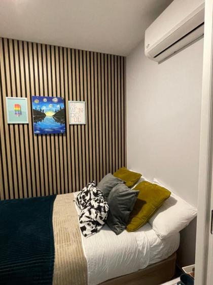 Room in Guest room - Cozy room by Madrid Rio with sofa bed in the living room - image 3