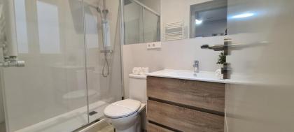 Malasaña II Apartment by Oshun - image 10