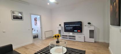 Malasaña II Apartment by Oshun - image 16