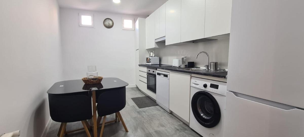 Malasaña II Apartment by Oshun - image 2