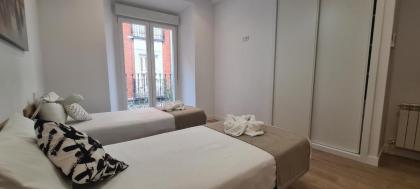 Malasaña II Apartment by Oshun - image 4
