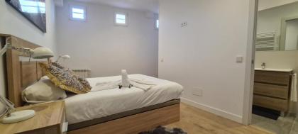 Malasaña II Apartment by Oshun - image 8