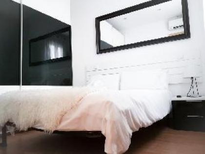 Madrid Center | Complimentary Breakfast | A004 - image 3