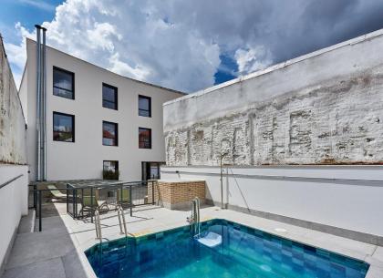 Hostelfly - image 23