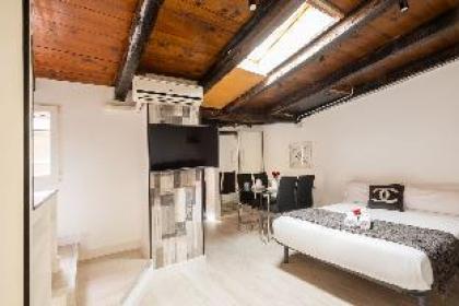 Loft Apartment | Complimentary Breakfast | A017 