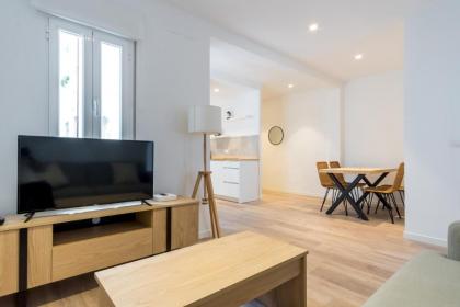 Bright Modern - 2Bedrooms 1Bathroom - Delicias