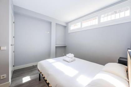 apartamentos reformados en arturo soria - image 22