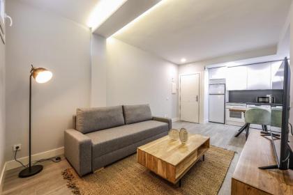apartamentos reformados en arturo soria - image 26