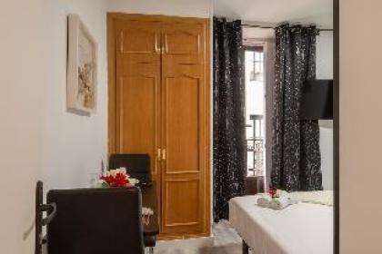 Studio Apartment | Complimentary Breakfast | A032