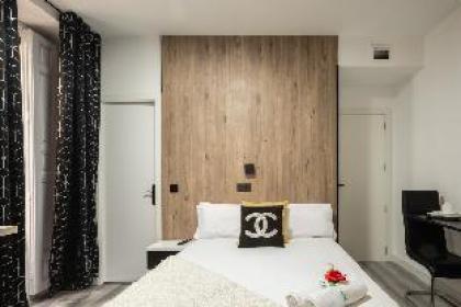 Studio Apartment | Complimentary Breakfast | A032 - image 4