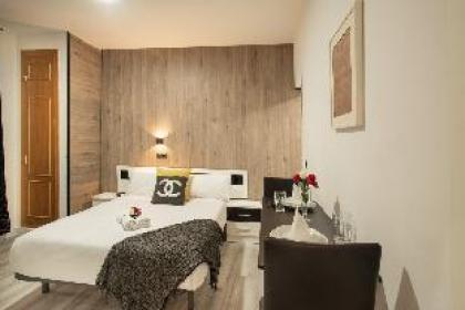 Studio Apartment | Complimentary Breakfast | A033 Madrid