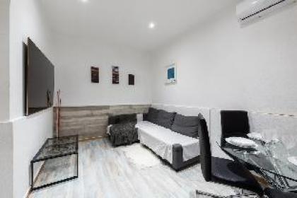 Apartment 4PAX Center Gran Via Sol Malasaña A035 - image 2