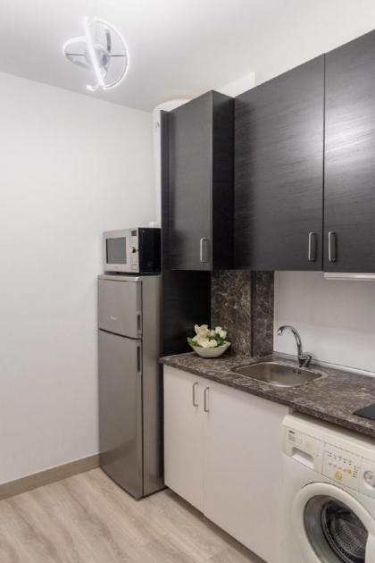 Studio Apartment  Complimentary Breakfast  A047 - image 23