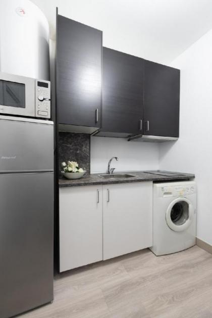 Studio Apartment  Complimentary Breakfast  A047 - image 24
