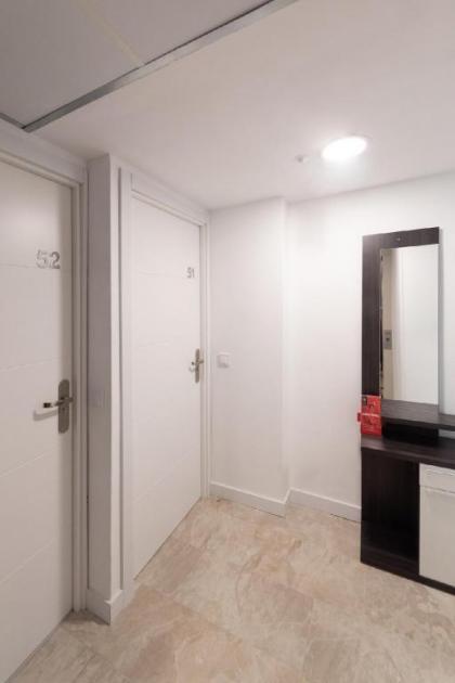 Studio Apartment  Complimentary Breakfast  A049 - image 25