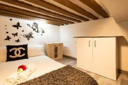 Studio Apartment | Complimentary Breakfast | A063