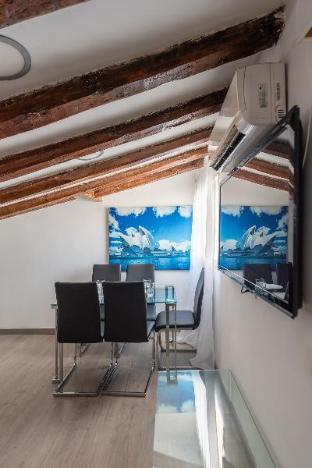 Sloping Ceilings Apartment | Puerta del Sol | A064 - main image