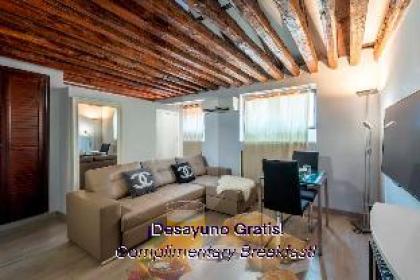 Sloping Ceilings Apartment | Puerta del Sol | A065 - image 20