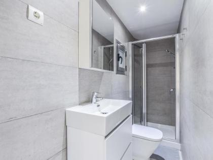 apartamento reformado en el centro - image 26