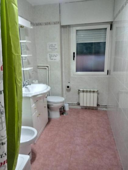 Room in Guest room - H Individual In Reformed Residence has wifi and center num211 - image 4