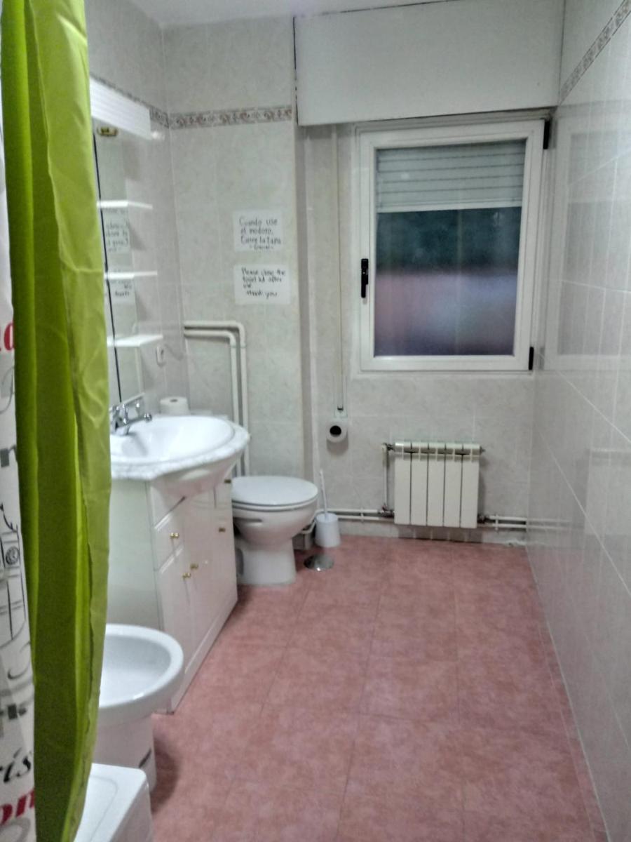 Room in Guest room - H Individual In Reformed Residence has wifi and center num211 - image 4
