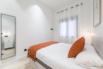Apartament JES B close to Bernabeu stadium - image 21