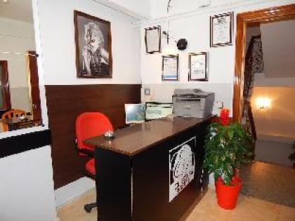 Hostal El Peine - image 14