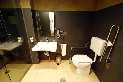 Travelodge Madrid Coslada Aeropuerto - image 5