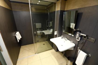 Travelodge Madrid Coslada Aeropuerto - image 6
