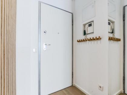 apartamento reformado en la calle pez - image 12