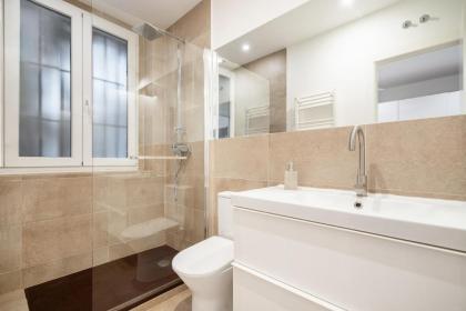 apartamento totalmente reformado en el centro - image 30